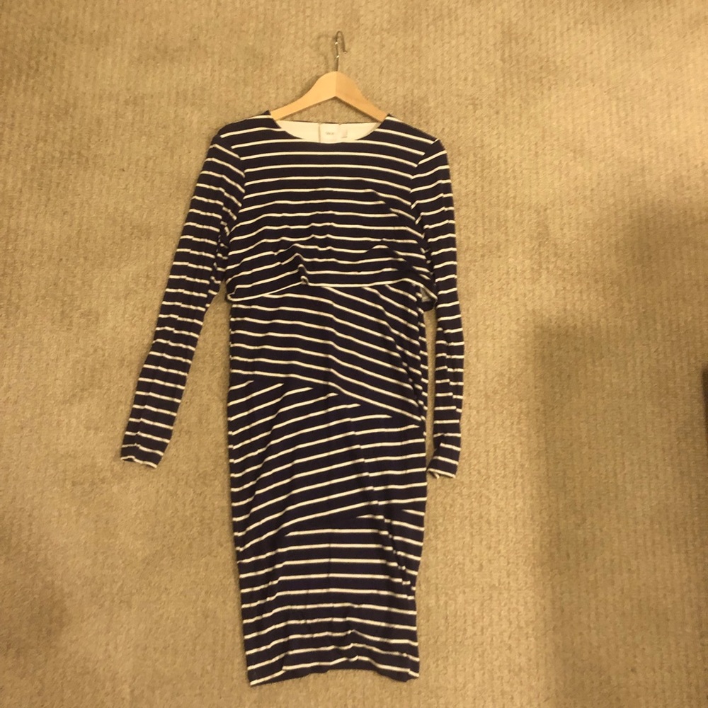 ASOS maternity / nursing friendly dress